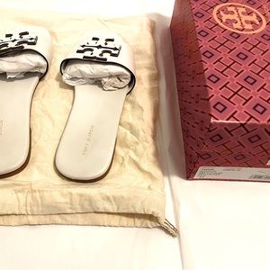 Tory Burch White slide leather sandals, Size 8.5